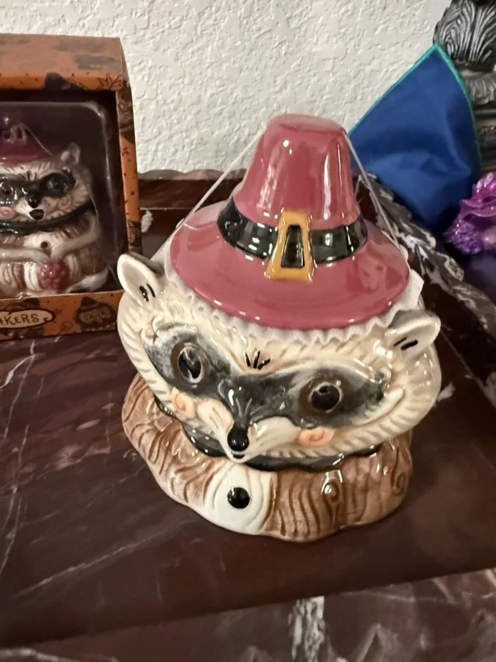Johanna Parker Thanksgiving Pilgrim Sm Raccoon Jar Salt Pepper Shakers Set Table